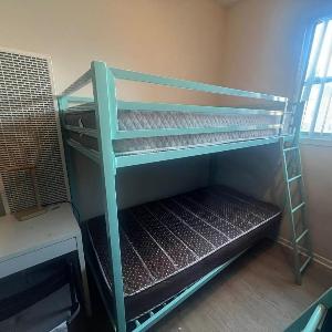 Bunk bed spot available Central LA