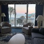Enjoy & Relax Ocean front King apartment with bunks