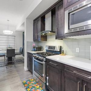 Modern 3BR Home Edmonton Near by Airport