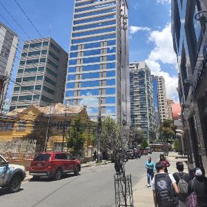 Departamento de lujo 2D Av Arce