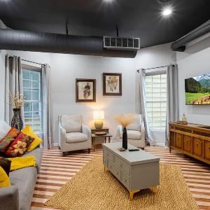 Stylish home close to Louisville NuLu & downtown