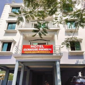 Hotel Signature Premium Near Soa & Sum Hospital
