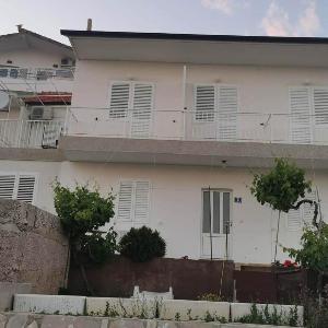 Apartments by the sea Primosten - 25265