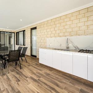 Spacious 4 bed home with open plan living