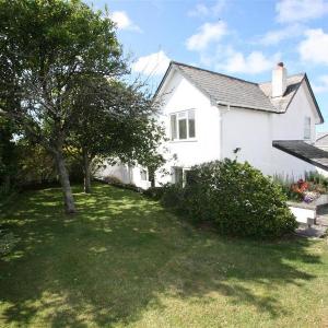 Clovelly Cottage