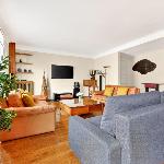 Quartier Arc de Triomphe 2 Bedroom Apartment with Netflix Paris