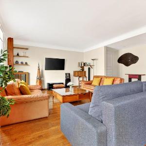 Quartier Arc de Triomphe 2 Bedroom Apartment with Netflix