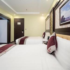Me Q Beach Hotel