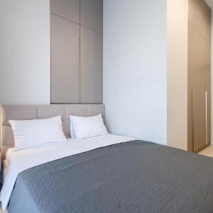 11-240 Pechersk Plaza Boichuka 17 Kyiv centre Terrace Jacuzzi Pechersk view 15 kW backup power Petrovdom Apartment