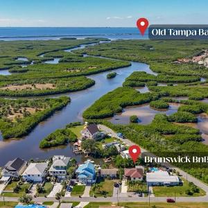 Canal Front Kayak Paddle Board Hot Tub Convenient Location
