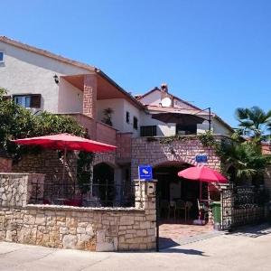 Apartments with parking space Rovinj - 24972
