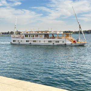 Étoile D Égypte Luxury Nile Dahabiya Cruise- Embarkations on Mondays 4 night cruise from Esna to Aswan - Fridays 3 night cruise from Aswan to Esna