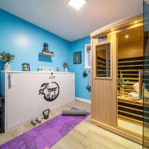 Botanical Bliss 15 Min to DT Sauna Retreat
