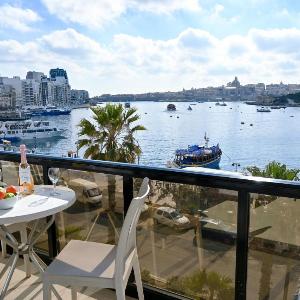 A Sunny Seaview In Central Sliema - Happy Rentals
