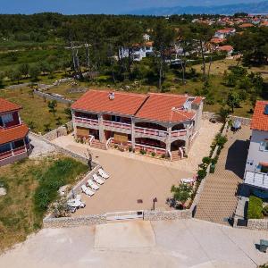 Apartments by the sea Vir - 24755