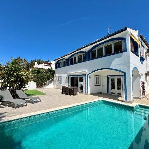 27 - Villa 2 etages avec ascensseur a Nueva Andalucia Marbella