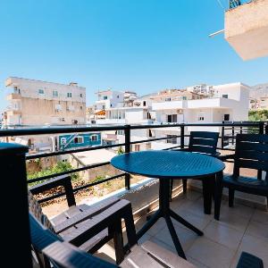 2 Bedrooms apart 30 steps from the beach