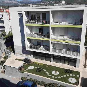Apartments with parking space Podstrana Split - 25292
