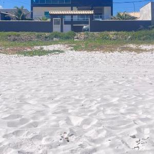 Casa frente ao mar pé na areia