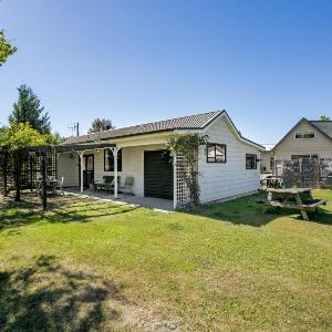 Ward Cottage - Wanaka Holiday Home