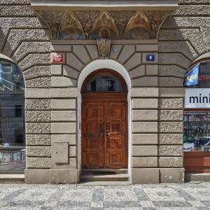 Prague Days - Deluxe Apartment with Balcony overlooking gardens in Lesser Town