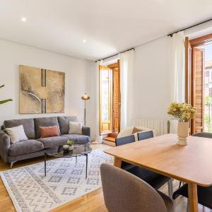 Stylish 2-Bed Apartment Near Madrid Landmarks