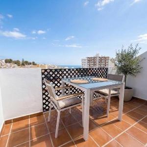 Verano Azul Casa Monica - Apartment with Sea Views & Pool Access