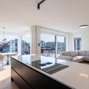 Luxurious 2BR Apartment with Pool and parking