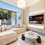 Prime Location Lazy River Pool 4bd Villa Dubai 