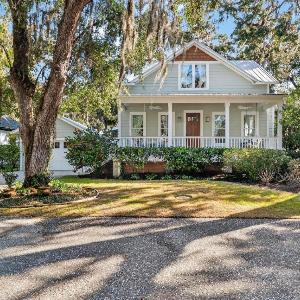 Village Oaks Cottage