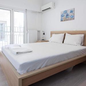 Trendy Cozy 2 Bd Apt in Panormou Metro Station
