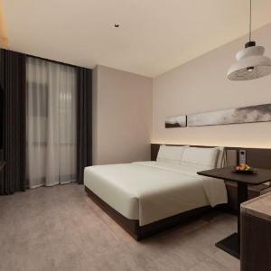 Suzhou Guanqian Street Ganjiang East Road Atour Hotel
