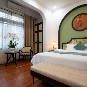 The Lamp Homestay Hue