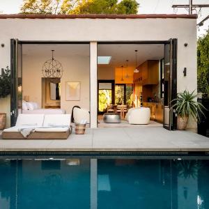 NEW Melrose Oasis Open Concept with Resort Pool