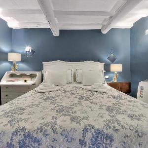 Santo Spirito Romantic by Mmega