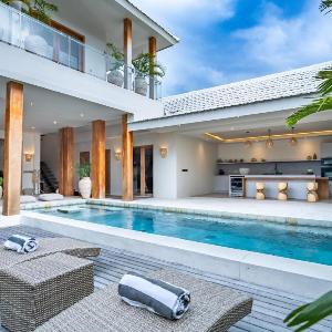 Tropical 3BR Pool Villa Near Canggu Hotspots
