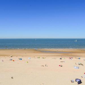 Stunning Home In Oostduinkerke With Wifi