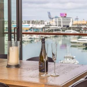 Luxury 3 Bed with Exquisite Harbour View Parking