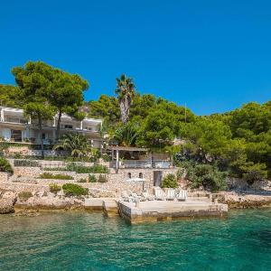 Luxury beachfront Villa Anemos Hvar with pool