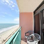 Awesome Oceanfront 1bd pool and hot tub