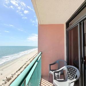 Awesome Oceanfront 1bd pool and hot tub