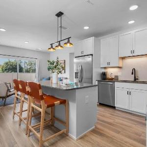 1 Block to Beach | Bikes Wellness & More