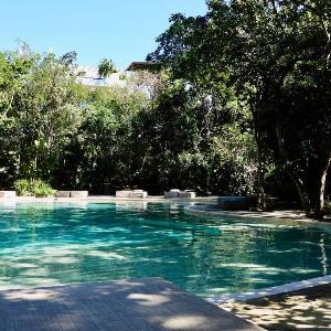 NEW! YaxxLum 2BR pool jacuzzi HoTube HeusHaven
