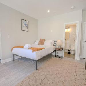 Sleek Studio Apartment in the South End