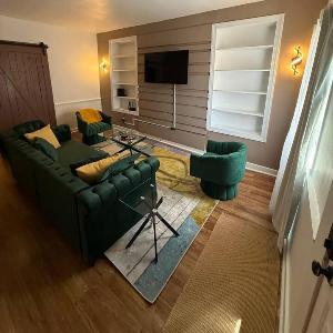 New * 3bd 2bath Free Parking w/ 500 MPBS Wi-Fi