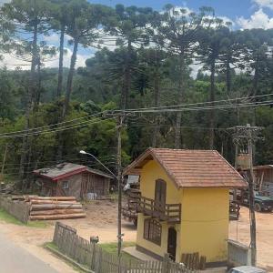 Quarto n°7 de solteiro acomoda 4 pessoas