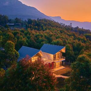 Jose Pool Villa Kanthalloor by VOYE HOMES - Near Bhramaram View Point