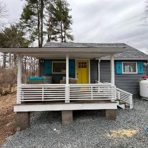 Wally’s Matchbox |New|Hot Tub|Fire Pit|Close 2 All
