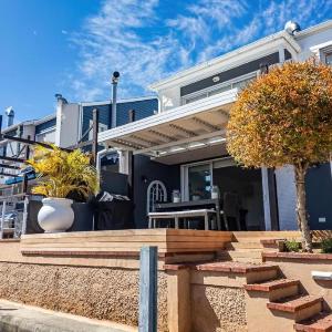 Oyster Quays at the Knysna Waterfront