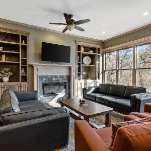 Kansas City Creekside Lodge on 22 Acres for Groups